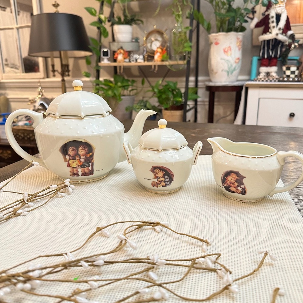 M. J. Hummel Porcelain Tea Set Danbury Mint Umbrella Boy Girl‎ Vintage 3 pc set